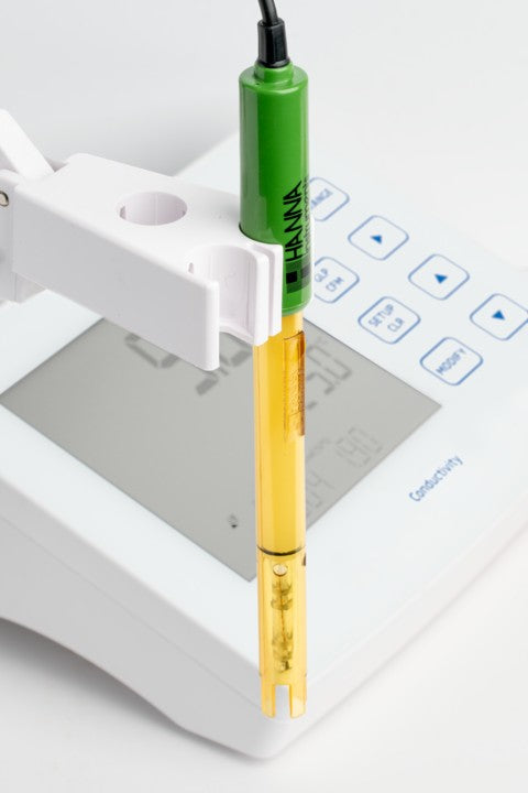 HI-2630 Conductivity Benchtop meter